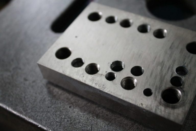 【マシニングセンタ】工具のオフセットってなに？工具径補正について解説！ - 切削工具の再研磨・製作・レンタルはツールリメイク